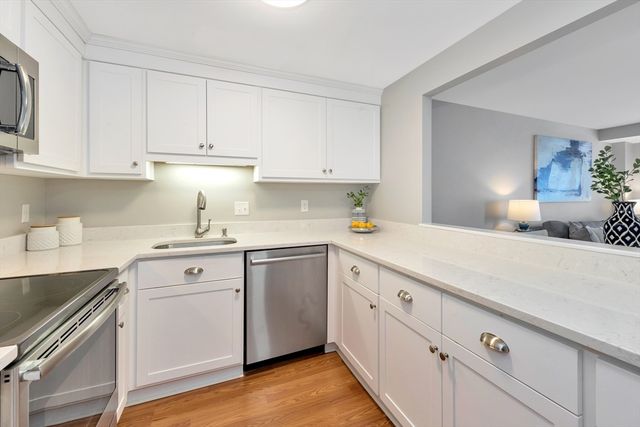 1 Watermill Pl 312, Arlington, MA 02476