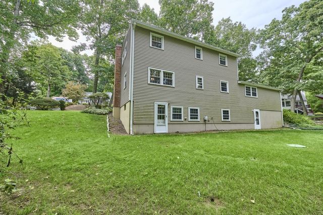 4 Hyder St, Westborough, MA 01581