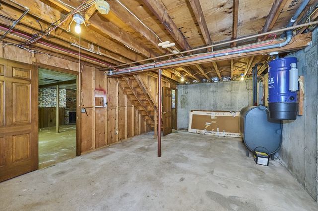 4 Hyder St, Westborough, MA 01581