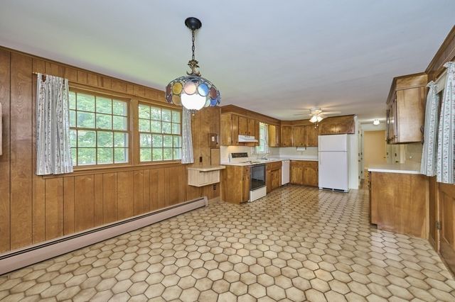 4 Hyder St, Westborough, MA 01581