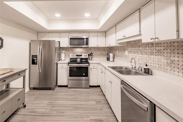 1055 W PEPPERTREE DRIVE 302AA, Sarasota, FL 34242