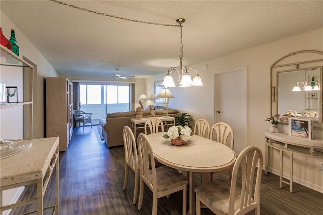 1055 W PEPPERTREE DRIVE 302AA, Sarasota, FL 34242