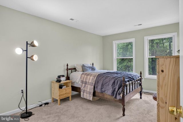 490 SPLIT RAIL RD, Front Royal, VA 22630