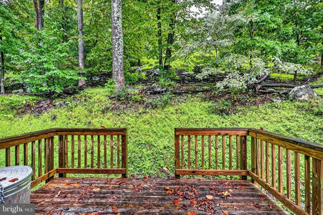 490 SPLIT RAIL RD, Front Royal, VA 22630