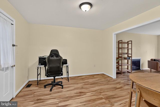 490 SPLIT RAIL RD, Front Royal, VA 22630