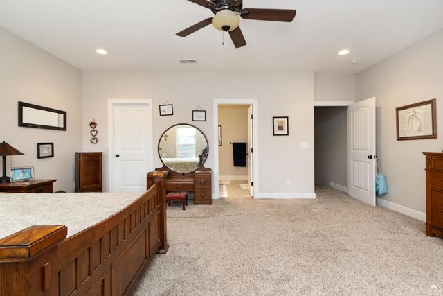 1005 Cassidy, Manhattan, KS 66502