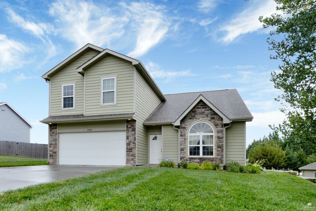 1005 Cassidy, Manhattan, KS 66502