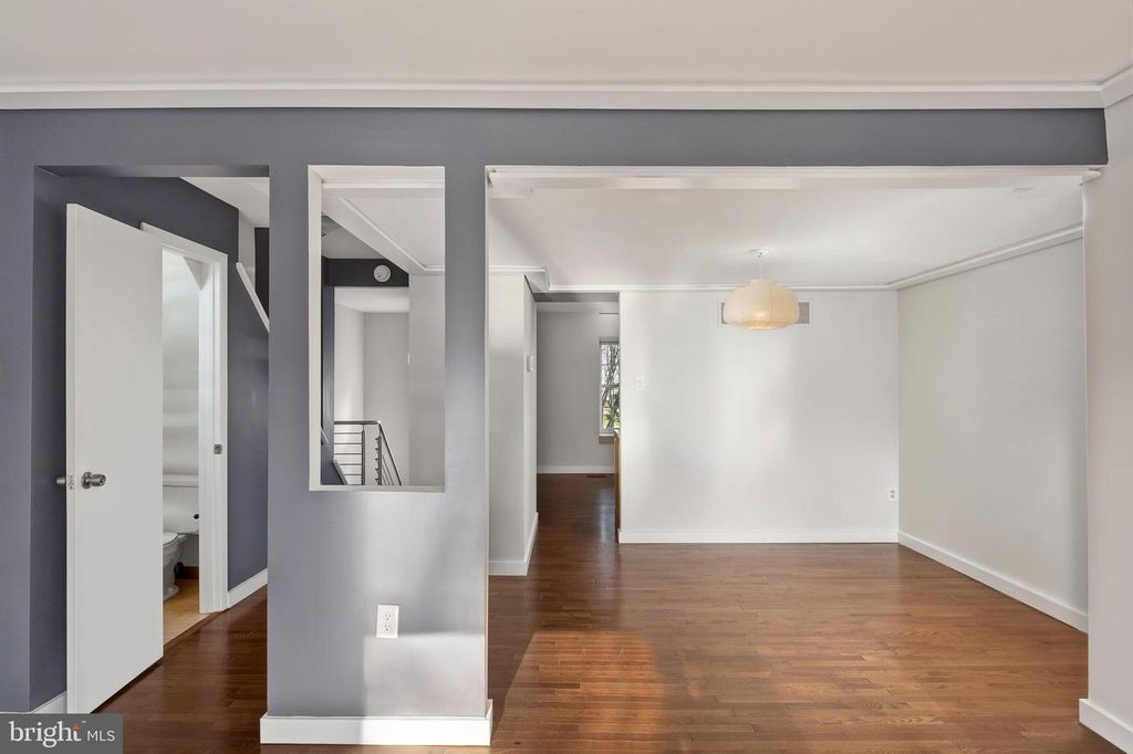 Image 12 of property listing at 10536 E WIND WAY, Columbia, MD 21044