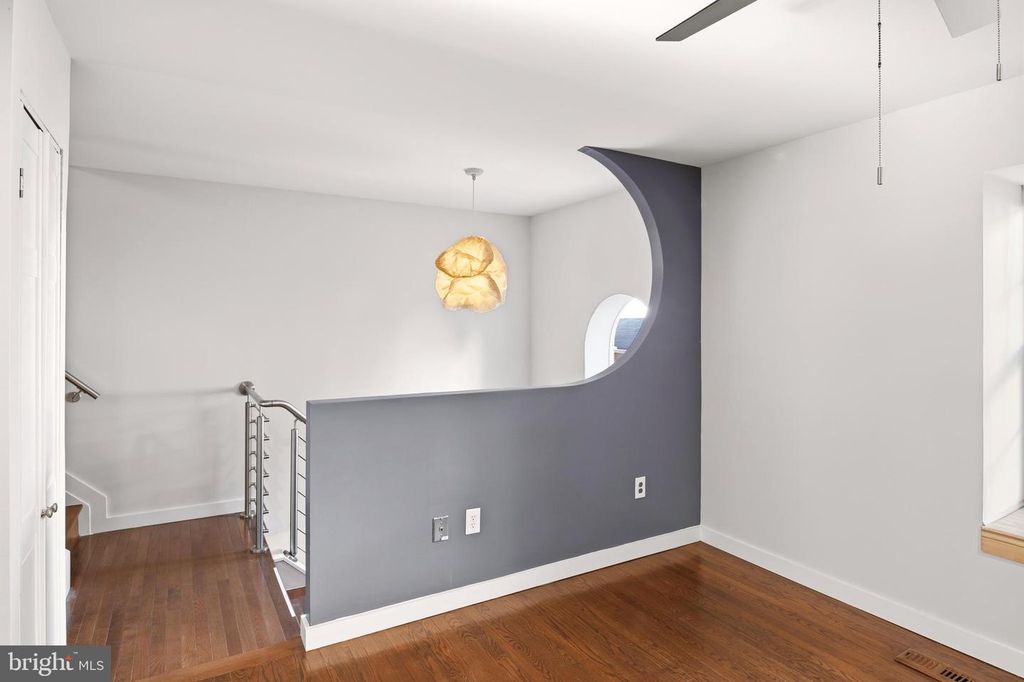 Image 5 of property listing at 10536 E WIND WAY, Columbia, MD 21044