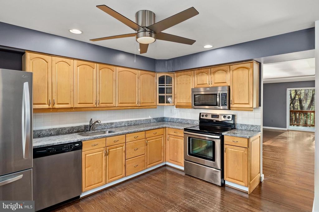 Image 6 of property listing at 10536 E WIND WAY, Columbia, MD 21044