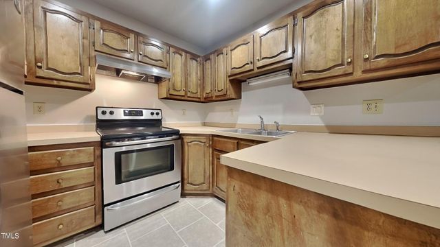 933 Creek Side, Fayetteville, NC 28303