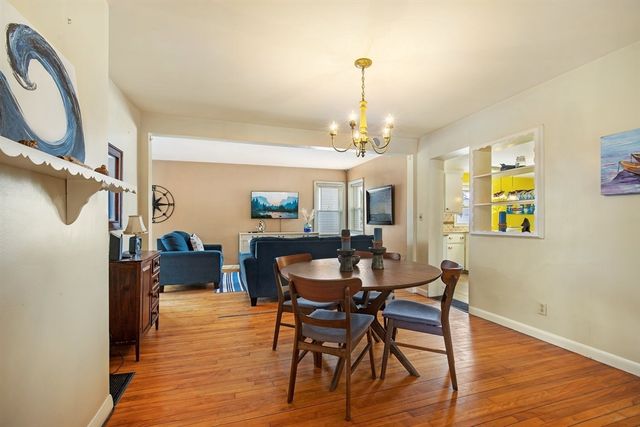 51 Chase St, Barnstable, MA 02601