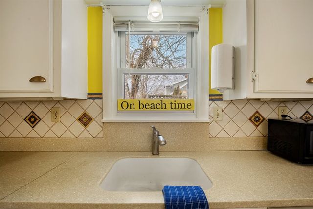 51 Chase St, Barnstable, MA 02601