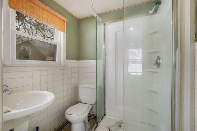 51 Chase St, Barnstable, MA 02601
