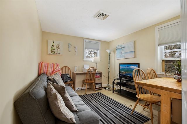 51 Chase St, Barnstable, MA 02601