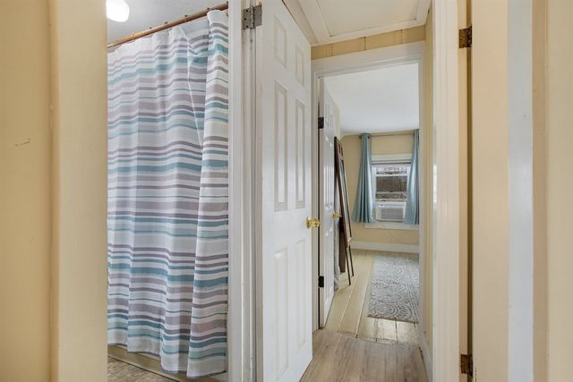 51 Chase St, Barnstable, MA 02601