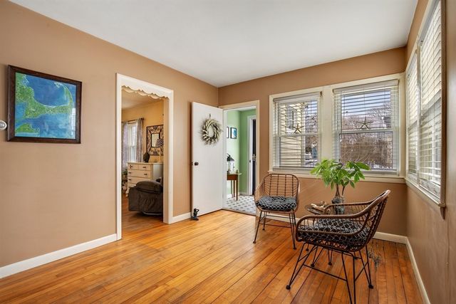 51 Chase St, Barnstable, MA 02601