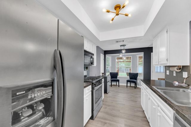 607 Garden Path CV, Round Rock, TX 78664