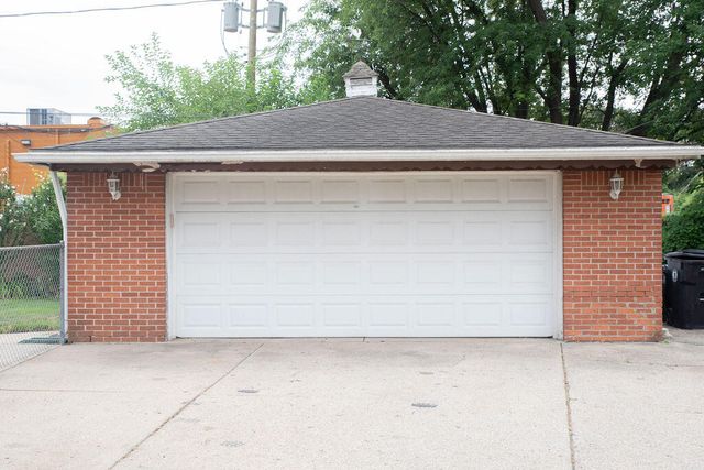 8905 Seminole, Redford, MI 48239