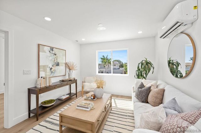 2861 59 Burgener, San Diego, CA 92110