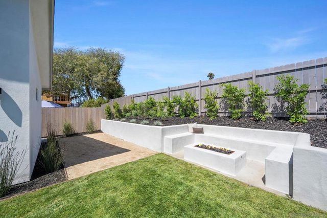 2861 59 Burgener, San Diego, CA 92110