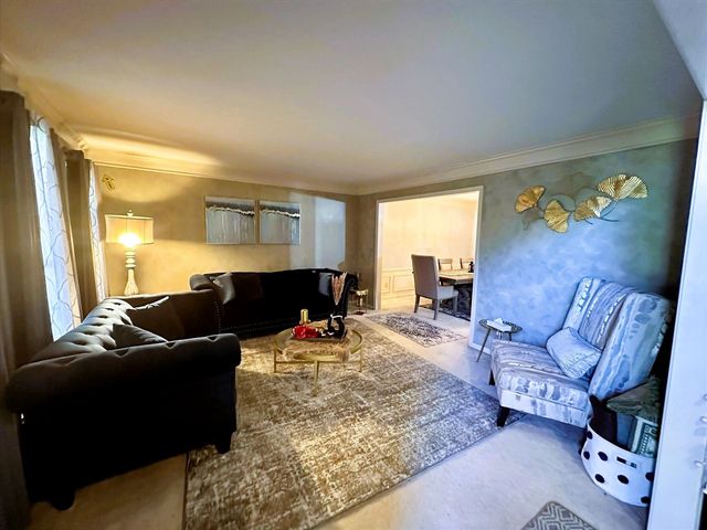 2101 Stonebridge Way, Canton, MI 48188