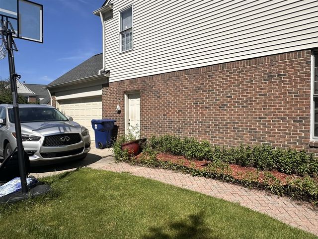 2101 Stonebridge Way, Canton, MI 48188