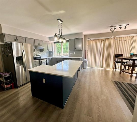 2101 Stonebridge Way, Canton, MI 48188