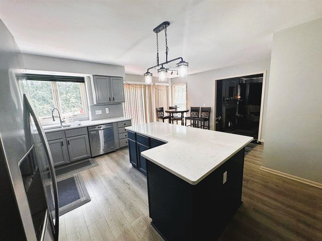 2101 Stonebridge Way, Canton, MI 48188