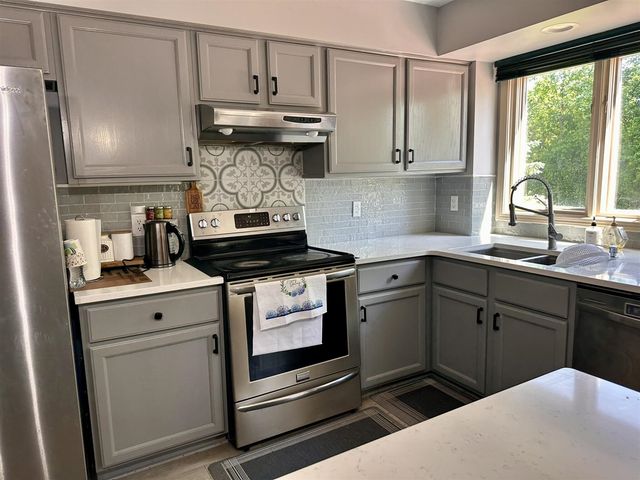 2101 Stonebridge Way, Canton, MI 48188