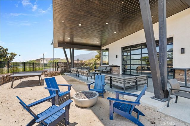16736 Petrus Lane, Fontana, CA 92336
