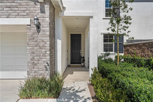 16736 Petrus Lane, Fontana, CA 92336