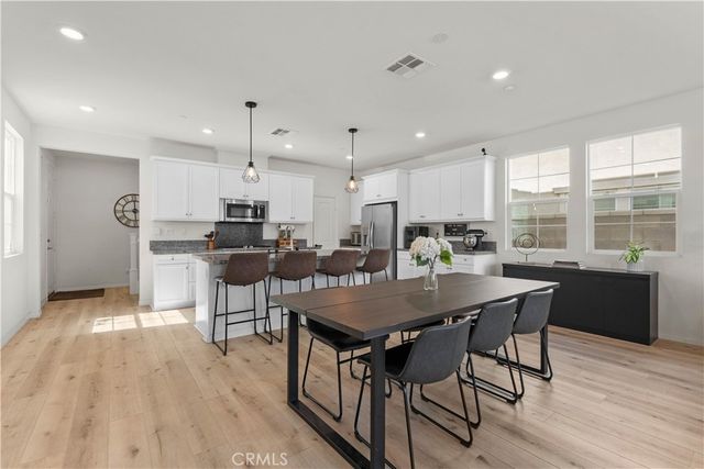 16736 Petrus Lane, Fontana, CA 92336