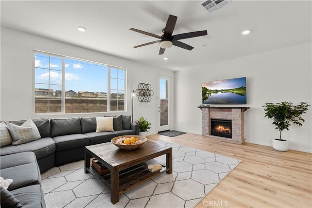 16736 Petrus Lane, Fontana, CA 92336