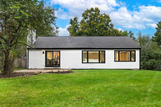 2049 Dorval Drive, Naperville, IL 60565