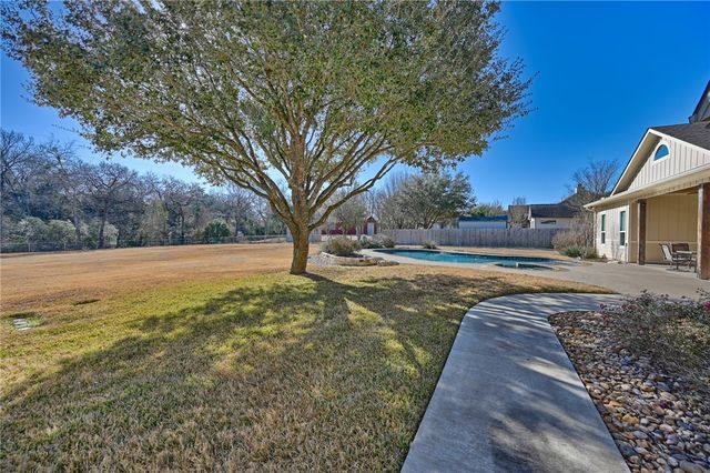 110 Windy Acres Road, Brenham, TX 77833
