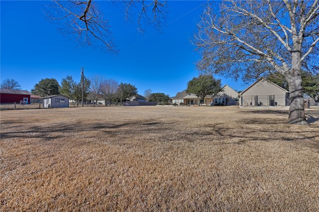 110 Windy Acres Road, Brenham, TX 77833