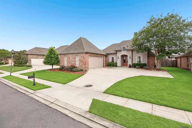9040 Spring Grove Dr, Baton Rouge, LA 70809