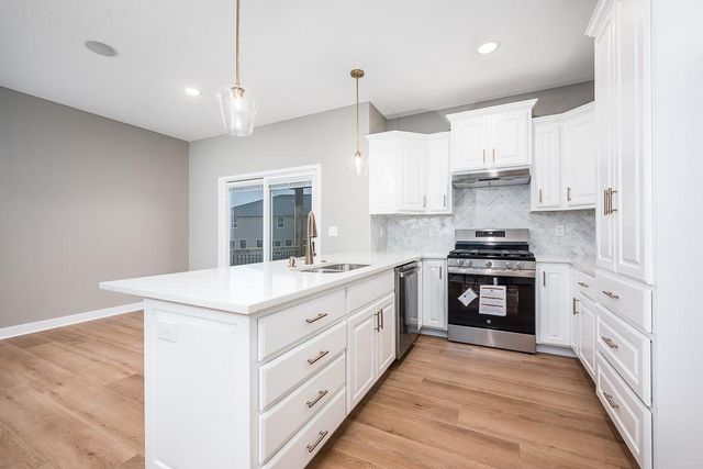 1528 N 157th Lane, Basehor, KS 66007