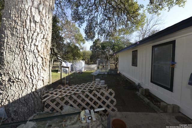 207 Hackberry, Bandera, TX 78003