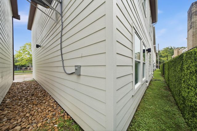 11621 Waldemar Drive, Houston, TX 77077