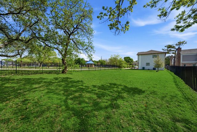11621 Waldemar Drive, Houston, TX 77077