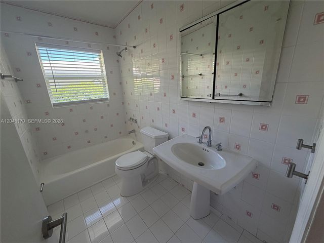 1420 Baracoa Avenue, Coral Gables, FL 33146