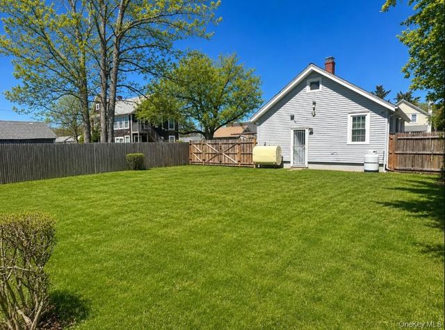 517 Flint Street, Greenport, NY 11944