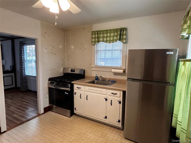 517 Flint Street, Greenport, NY 11944