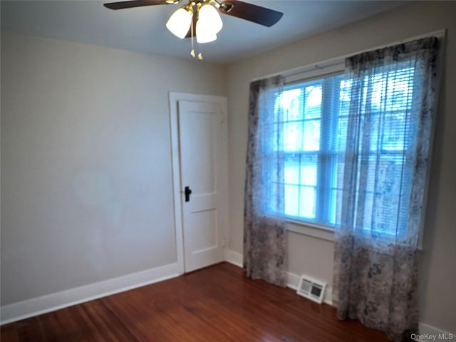 517 Flint Street, Greenport, NY 11944