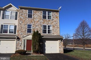 4039 TOURNAMENT CT, Center Valley, PA 18034