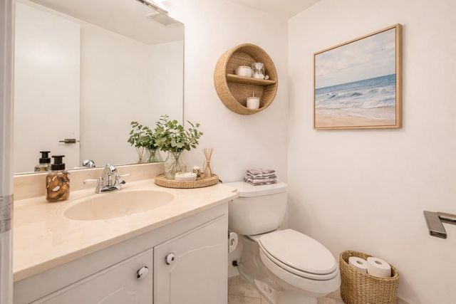 1000 Lowry Street 4G, Delray Beach, FL 33483