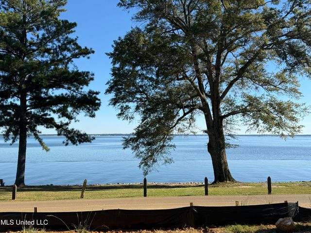 136 Old Trace Road, Madison, MS 39110