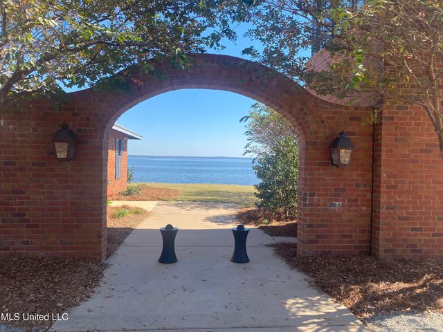 136 Old Trace Road, Madison, MS 39110